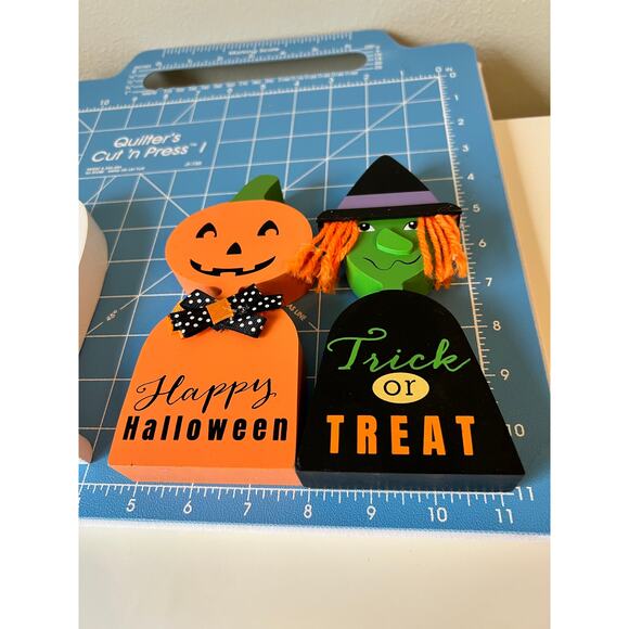 Halloween Mixed Wooden Plastic decorative lot of 6 - Picture 12 of 14